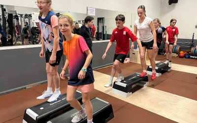 Les jeunes du comité départemental de badminton en préparation physique